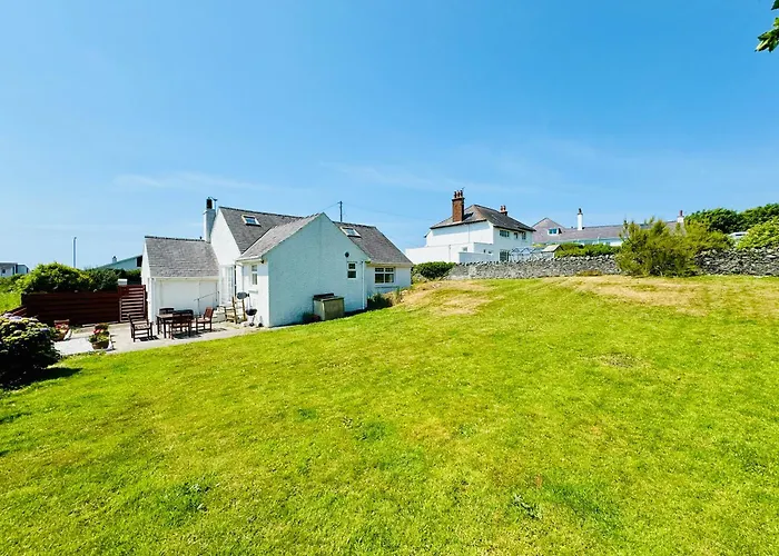 Tirnant- 3 Bed - Ground Floor Rooms -Dog Friendly