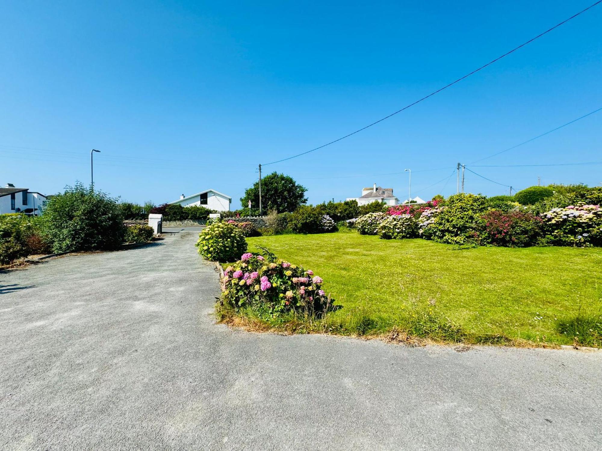 Tirnant- 3 Bed - Ground Floor -dog Friendly * Trearddur