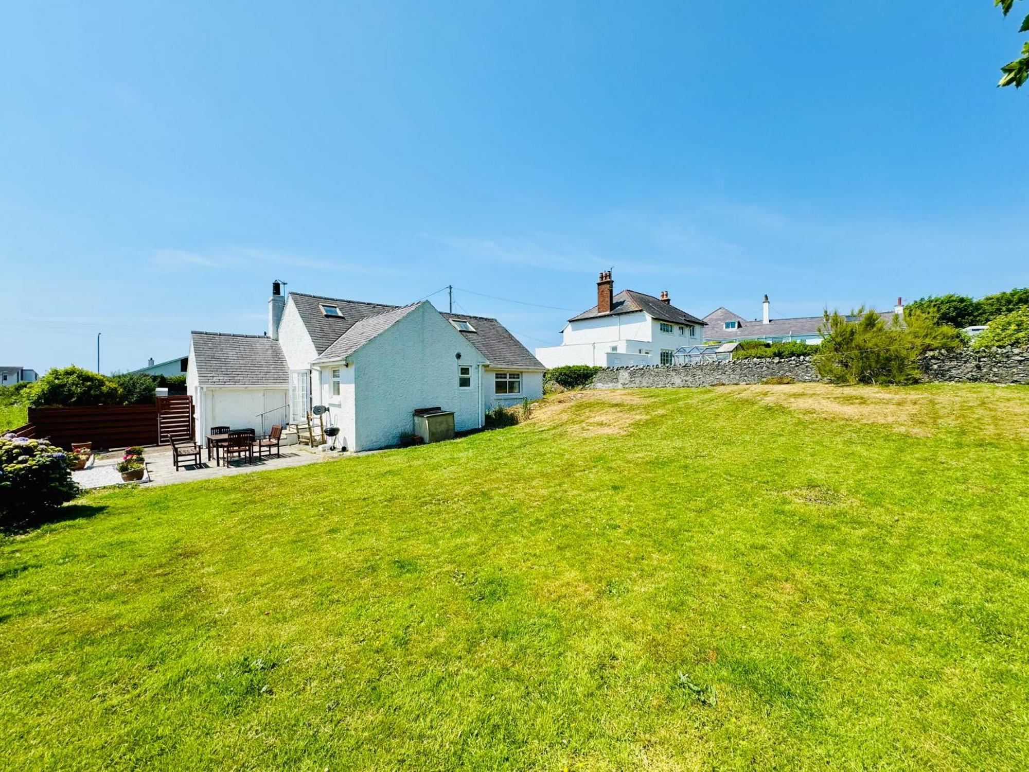Holiday home Tirnant- 3 Bed - Ground Floor -dog Friendly