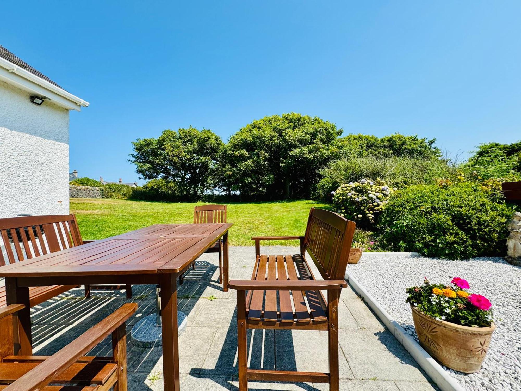 Tirnant- 3 Bed - Ground Floor -dog Friendly Holiday home *