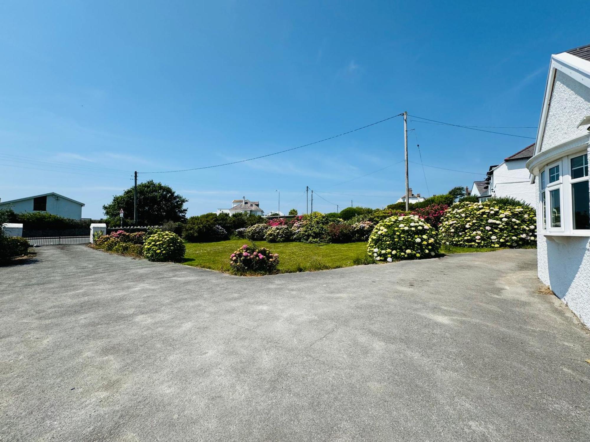 Tirnant- 3 Bed - Ground Floor -dog Friendly * Trearddur