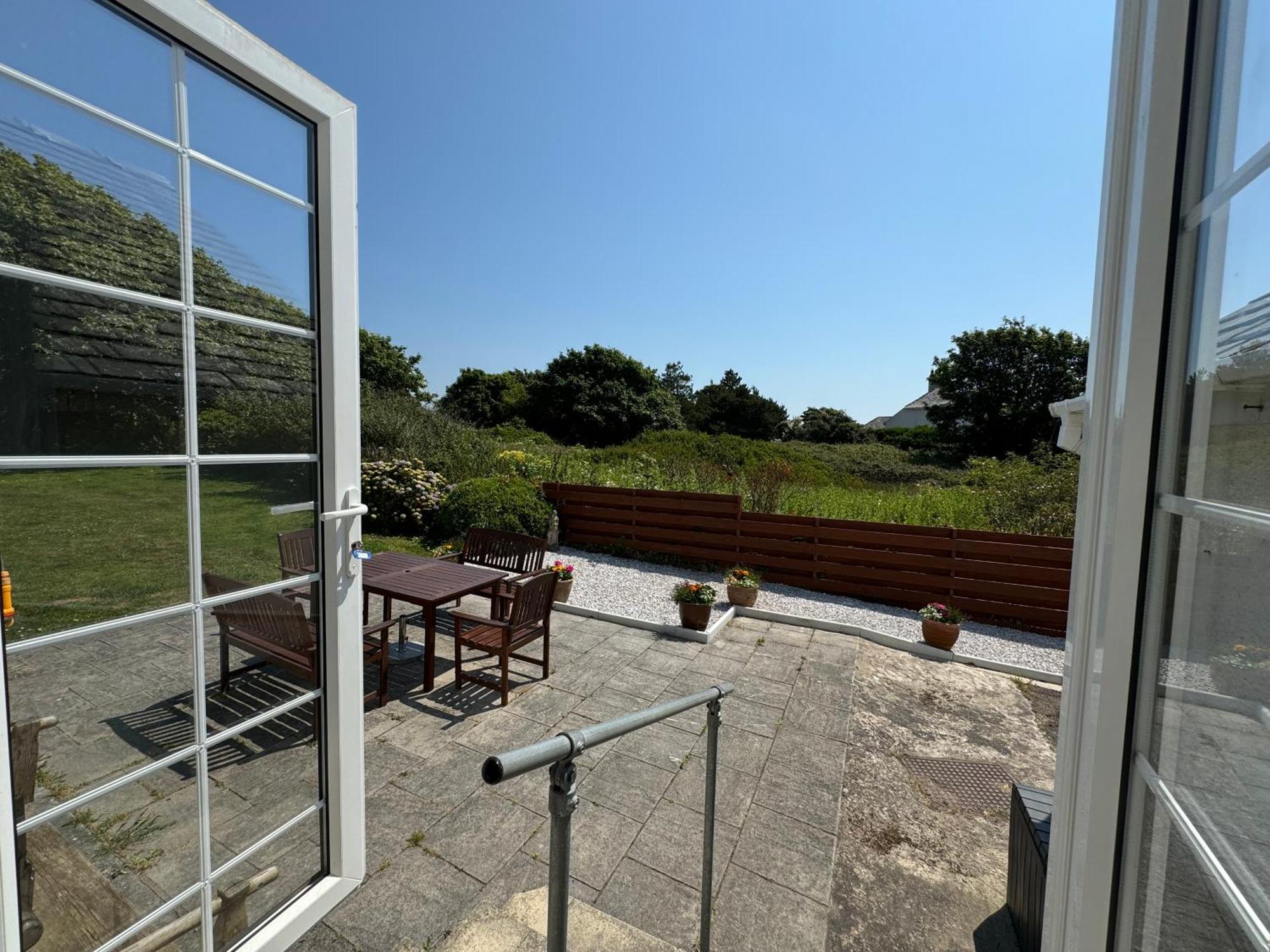 Tirnant- 3 Bed - Ground Floor -dog Friendly Holiday home Trearddur